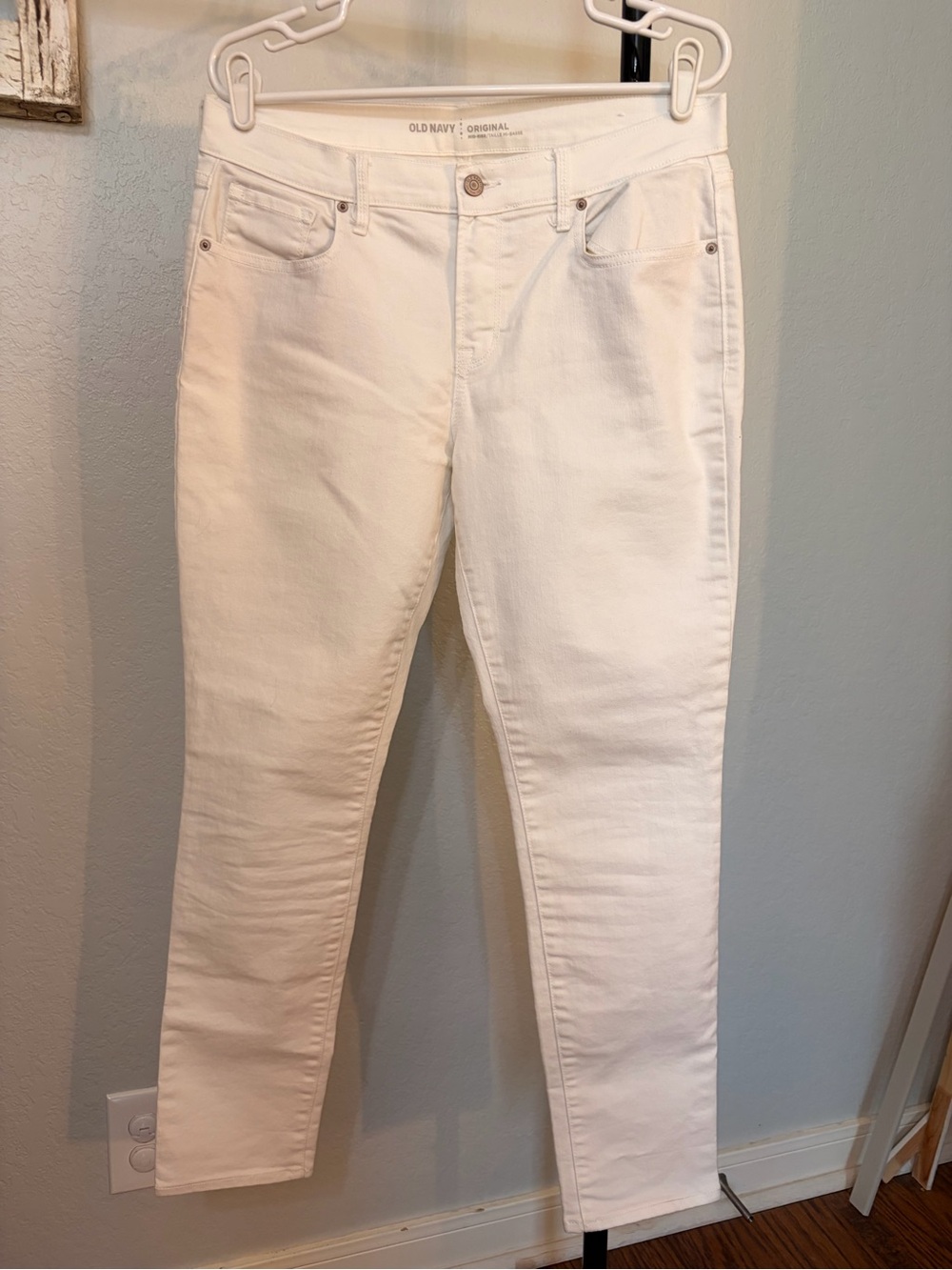 Old Navy Women's White Skinny Jeans - Mid-Rise Stretch